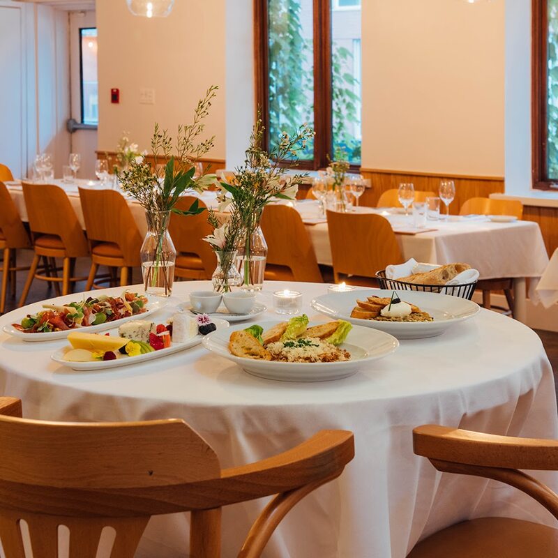 Place Carmin - Breakfast, Grill Restaurants in Montreal