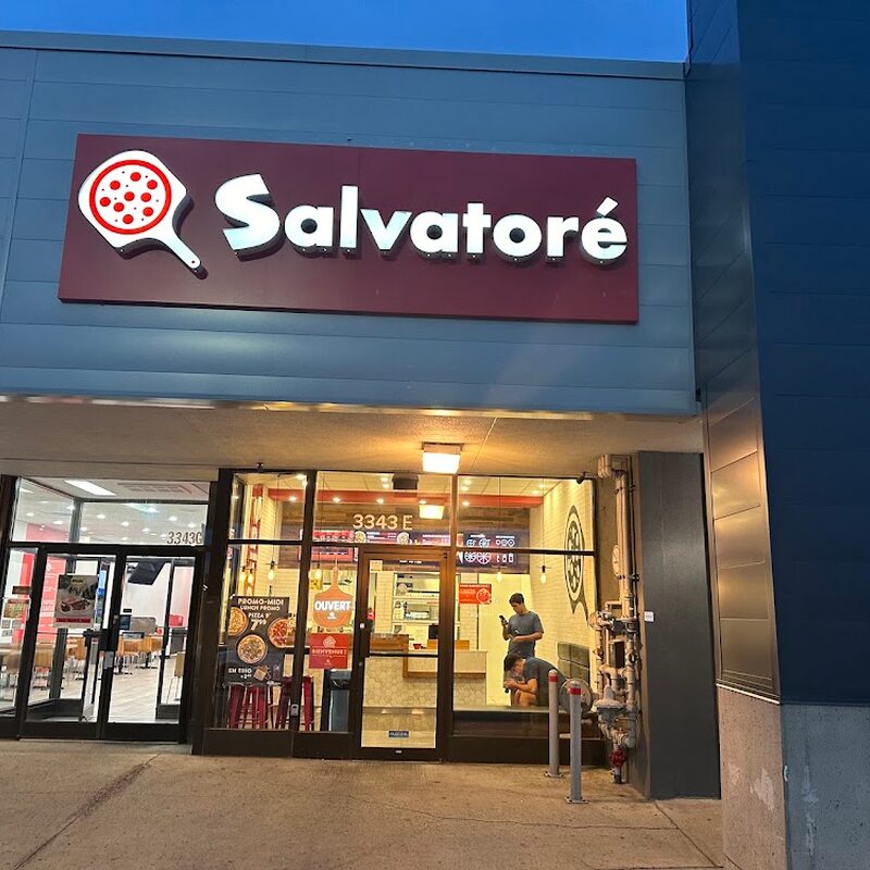 Pizza Salvatoré - Restaurants Barbecue-BBQs, Poutines des Dollard-des-Ormeaux