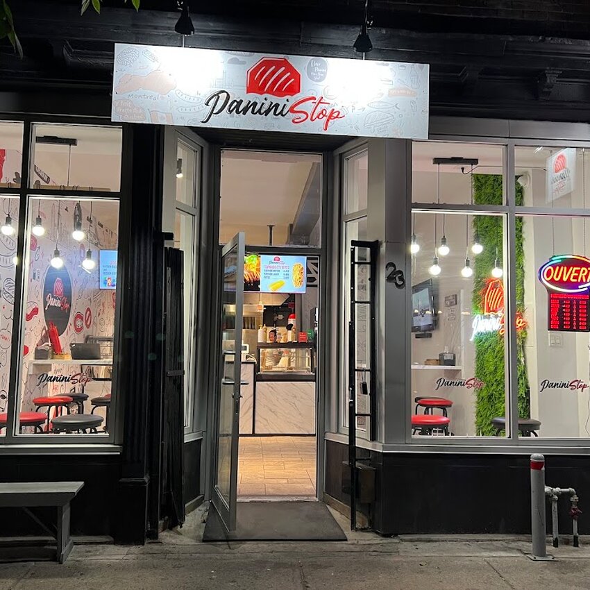 PANINI STOP - Restaurants près de: H2W1G6