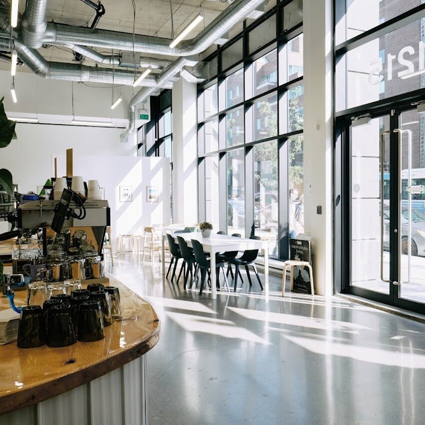 Caf&eacute; l&eacute;o - Restaurants &agrave; Montr&eacute;al