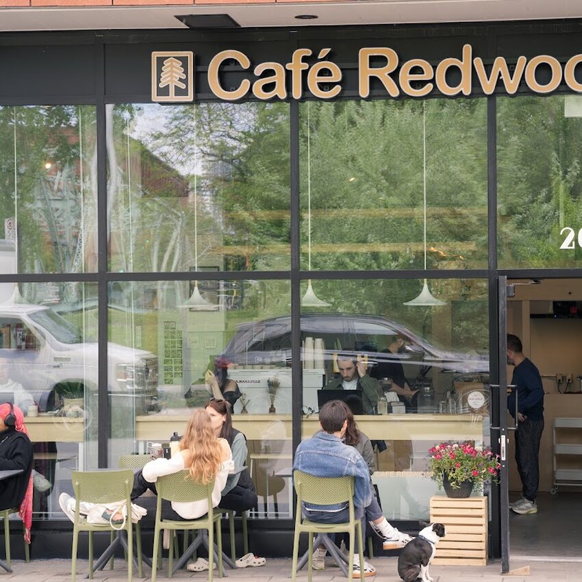 Caf&eacute; Redwood - Pastries Brunch Restaurants Near: H3B4E8