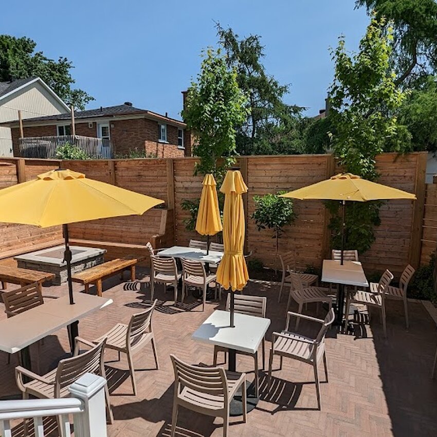 Dizz's Bagel -  Restaurants Near: H9S4L7