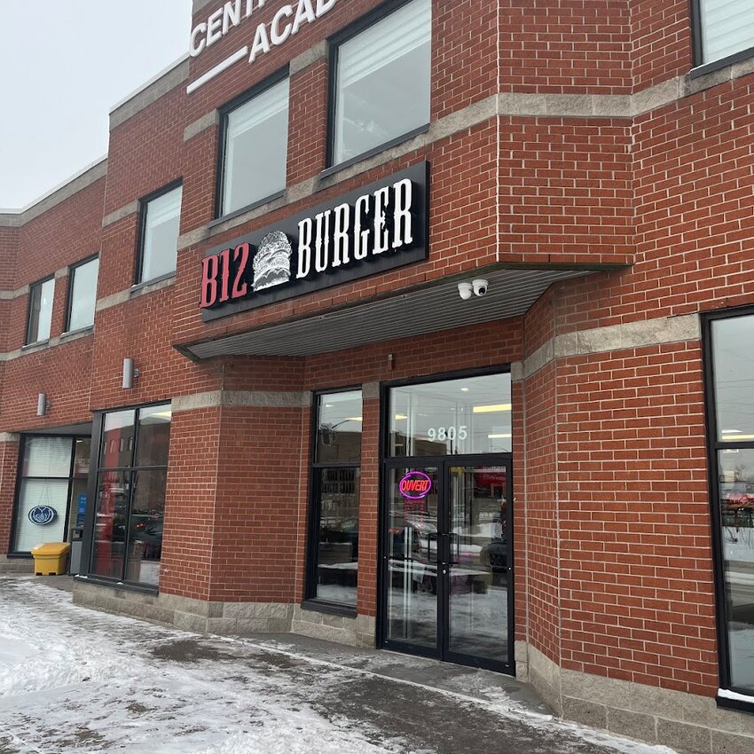 B12 Burger - Restaurants Comptoir-Boutique Ouverts tard Montr&eacute;al