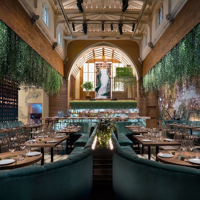 Yoko Luna Restaurant