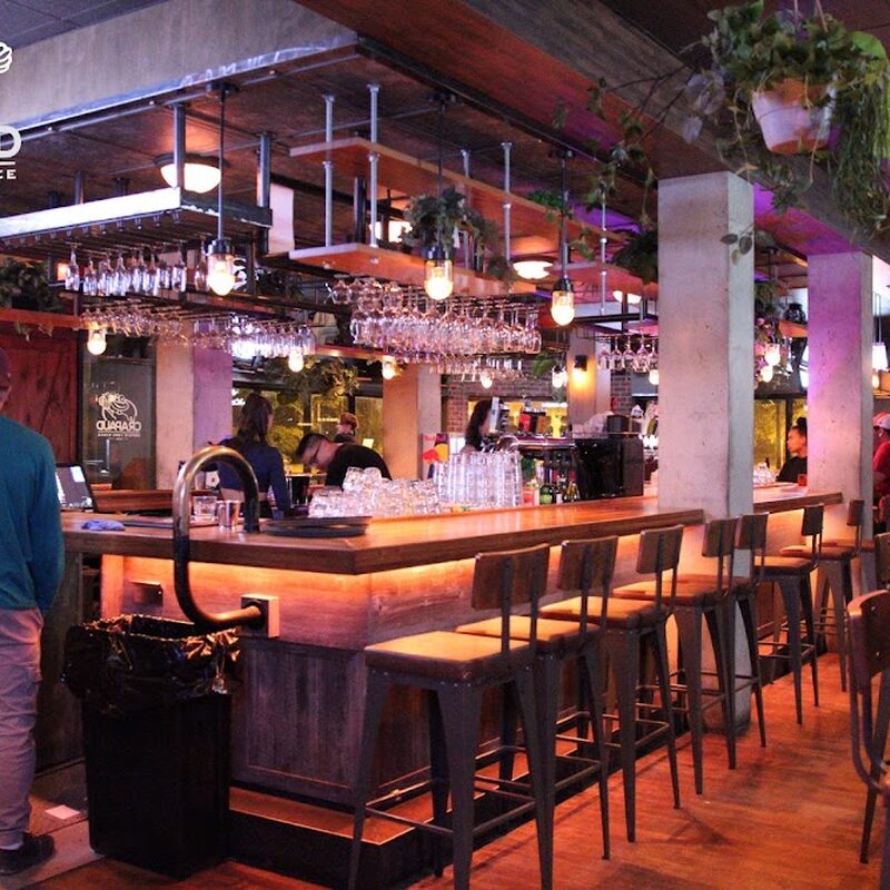 Le Crapaud - Grill, Italian, Pizza, Salads, Pasta Restaurants in Quebec