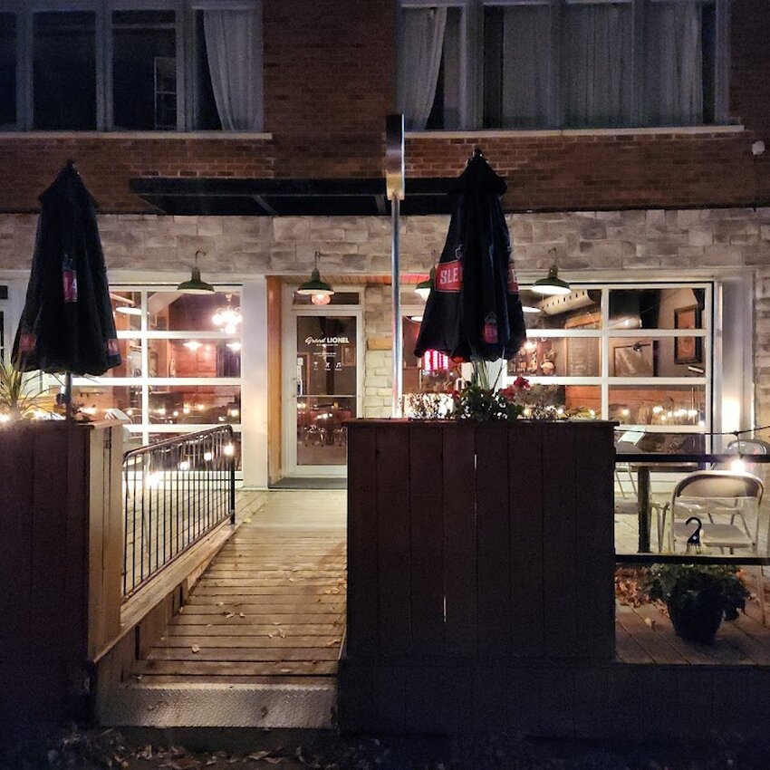 Le Grand Lionel - Restaurants Pizza pr&egrave;s de: H2E1C8