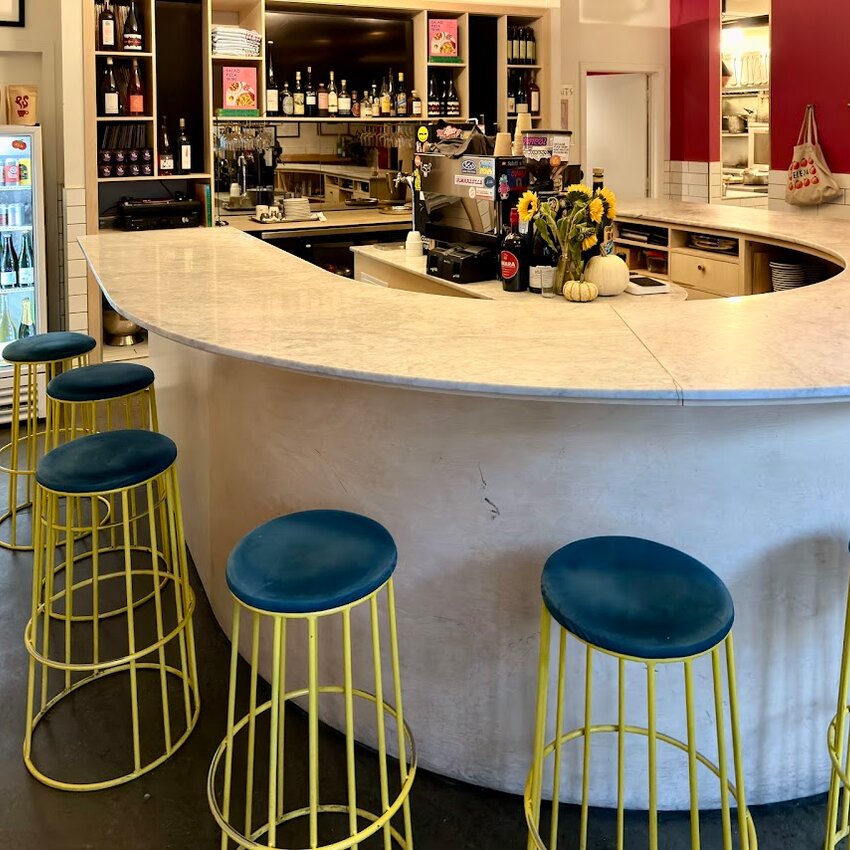 Club Social PS - Breakfast, Caf&eacute;s Restaurants Near: H4E1Y5