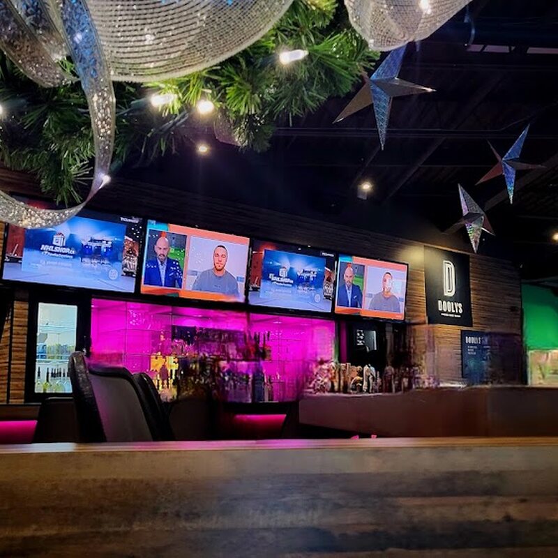 Dooly's - BBQ, Grill, Burgers, Rotisseries, Salads Restaurants in Quebec