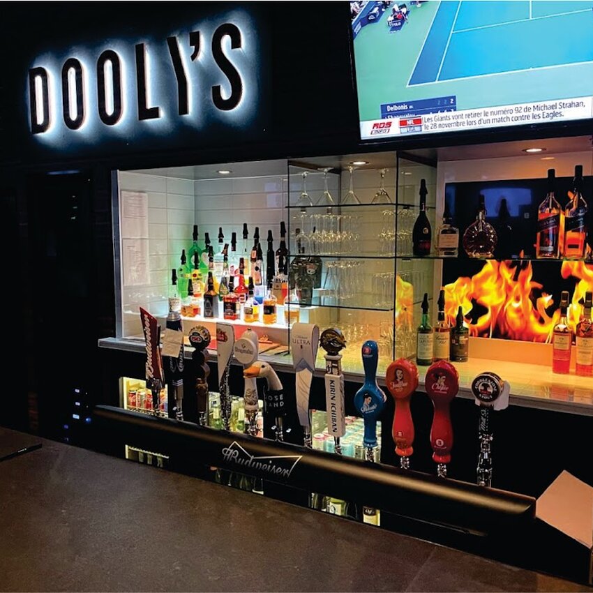 Dooly's - Poutine, Grilled Cheese, Contemporary Modern Restaurants in Neufchâtel