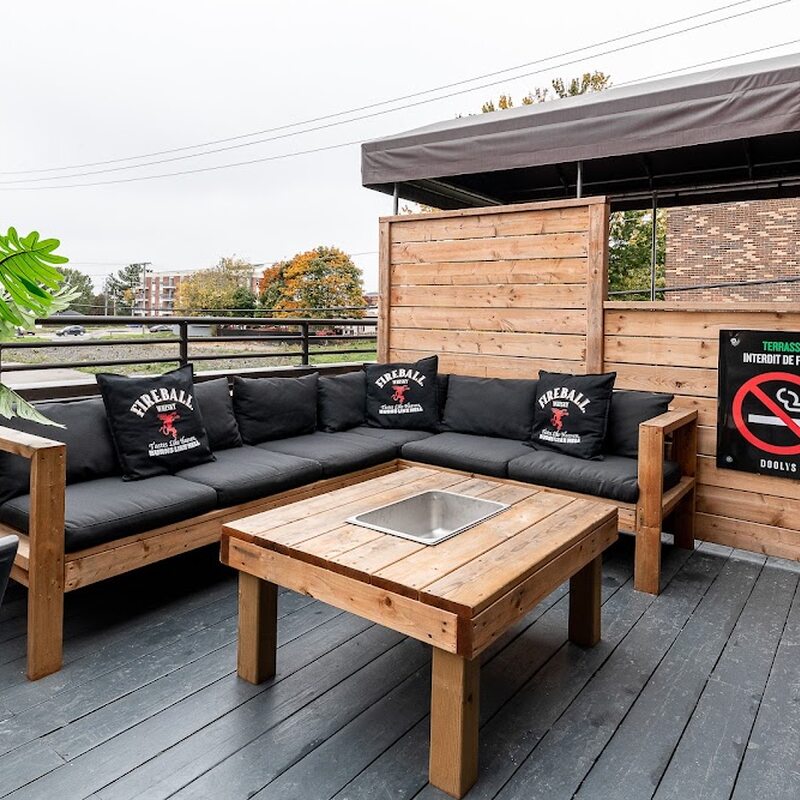 Dooly's - BBQ, Grill, Burgers, Rotisseries, Salads Restaurants in Quebec