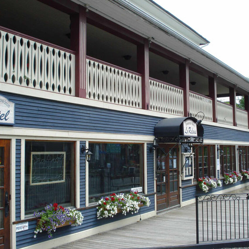Bistro Le Relais - Breakfast, Poutine Restaurants in Eastern Townships