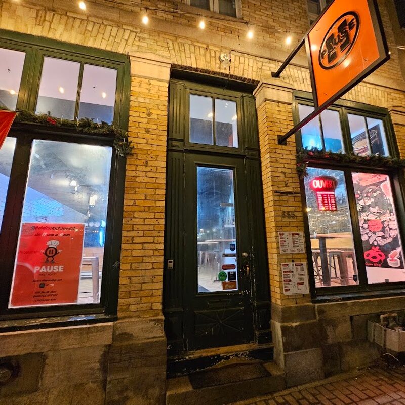 Pause V St-Jean - BBQ, Grill, Burgers, Rotisseries, Salads Restaurants in Quebec