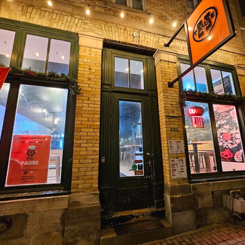 Pause V St-Jean - Bagels, Poutine Restaurants in Quebec