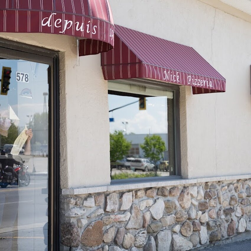 Restaurant Nick Pizz&eacute;ria - Restaurants pr&egrave;s de: J6A5K7