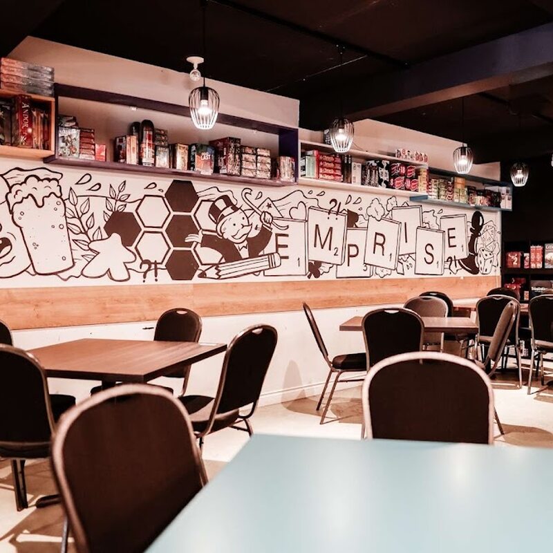 Sherlock Resto Pub Ludique - Delivery Restaurants in Montreal