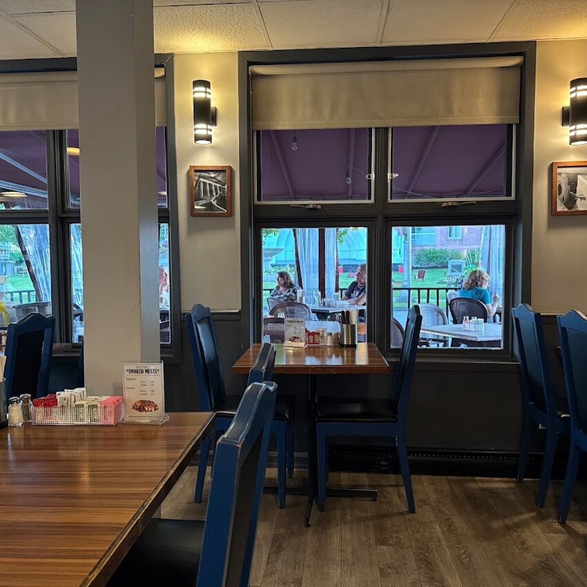 Ch&acirc;teau Acropole Inc Restaurant