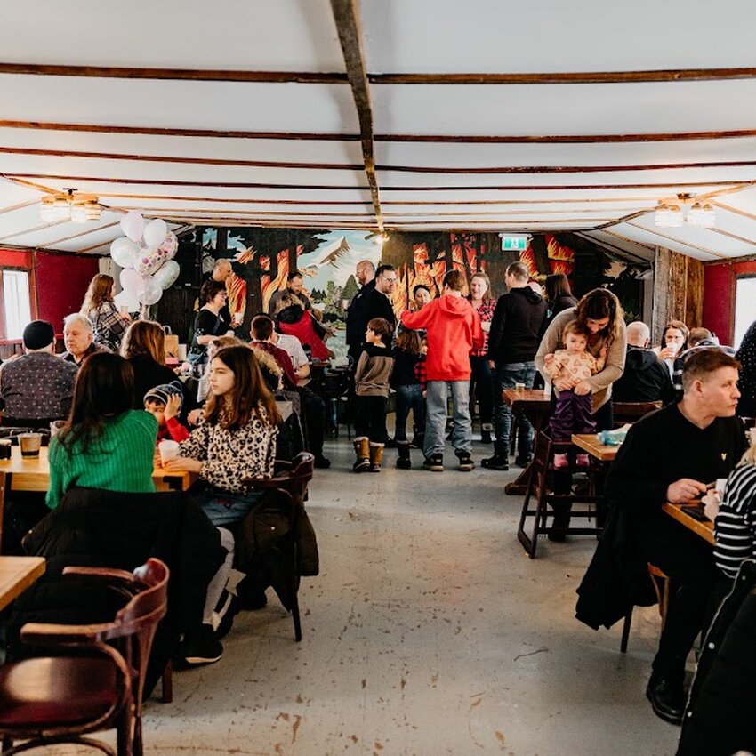 Sucrerie Lavigne - Restaurants Canadiens Ouverts maintenant Montr&eacute;al