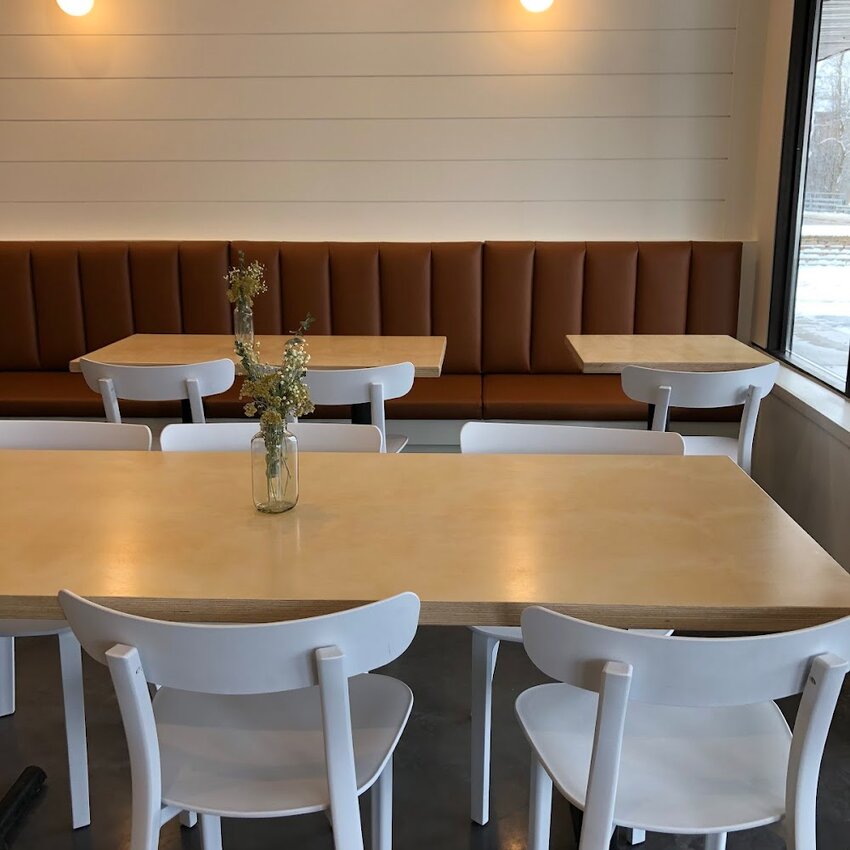 Louisa Caf&eacute; de quartier - Restaurants pr&egrave;s de: H7K3G4