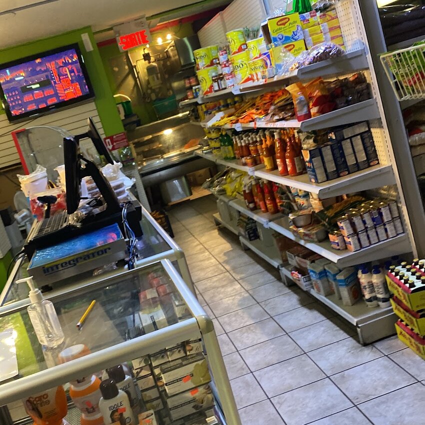 March&eacute; Casse-Cro&ucirc;te Manita - Restaurants pr&egrave;s de: H7K3G4