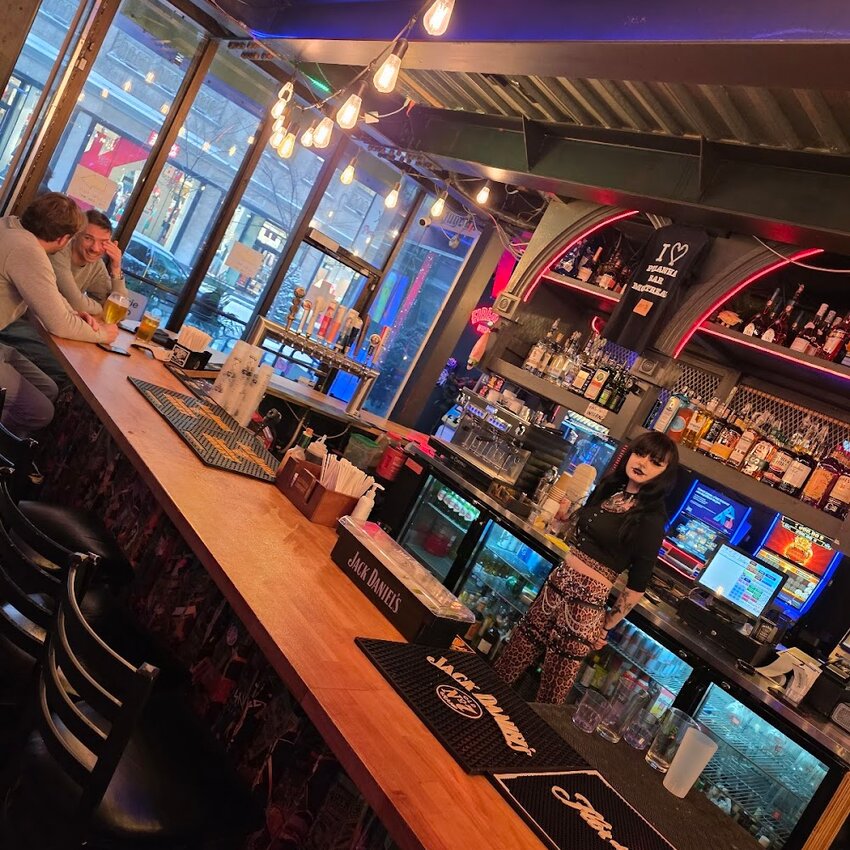 Piranha Bar - Bars in Golden Square Mile