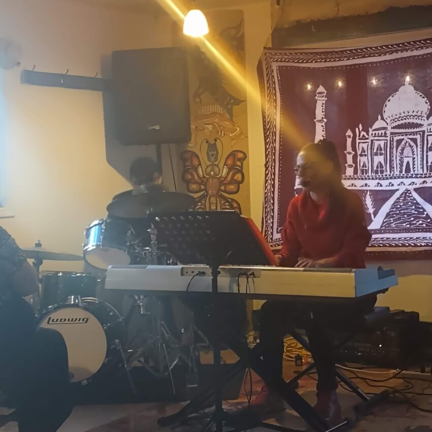 Bistr'O'Dac - Takeout Available Restaurants in Eastman