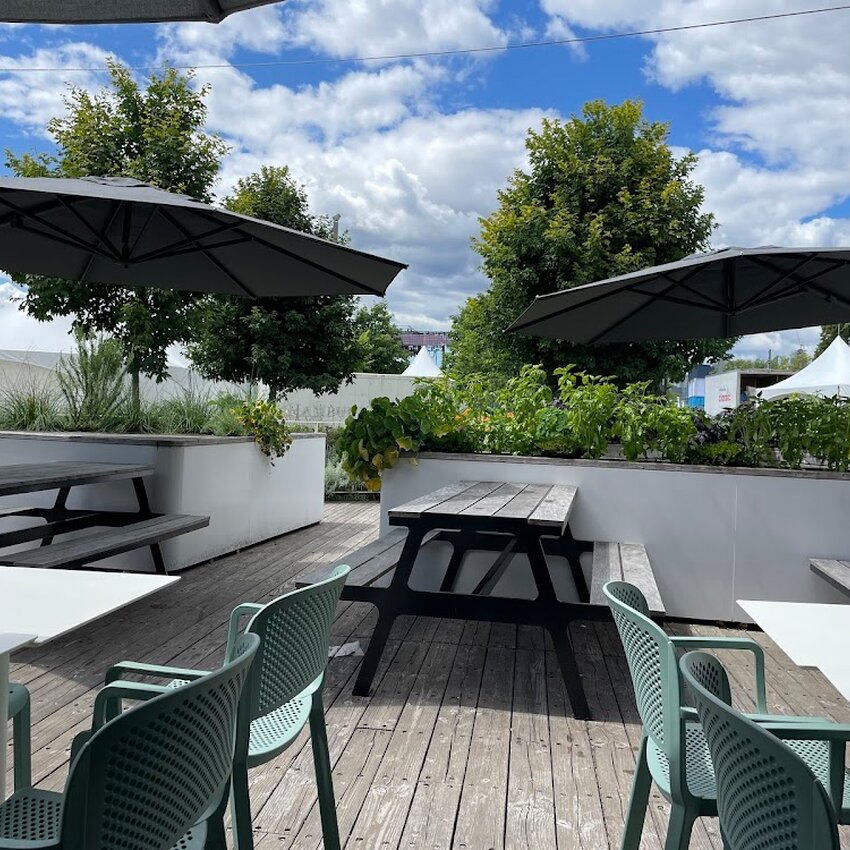 Restaurant Le Ste-H&eacute;l&egrave;ne - Restaurants pr&egrave;s de: J4P1R4