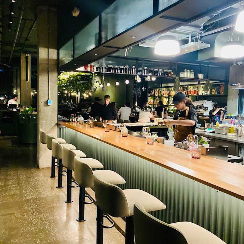Annette Bar à Vin - Live Entertainment / Shows Restaurants in Montreal