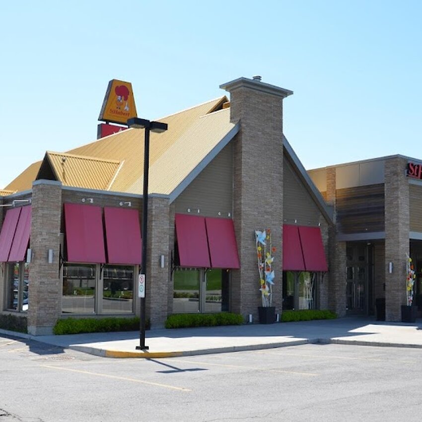 R&ocirc;tisserie St-Hubert - Poutines &agrave; Berthierville