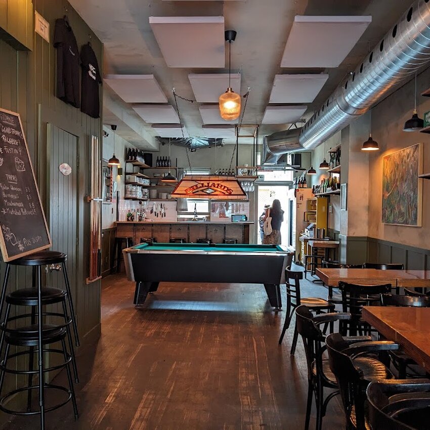 Le Plongeoir -  Restaurants Near: H2V1T9