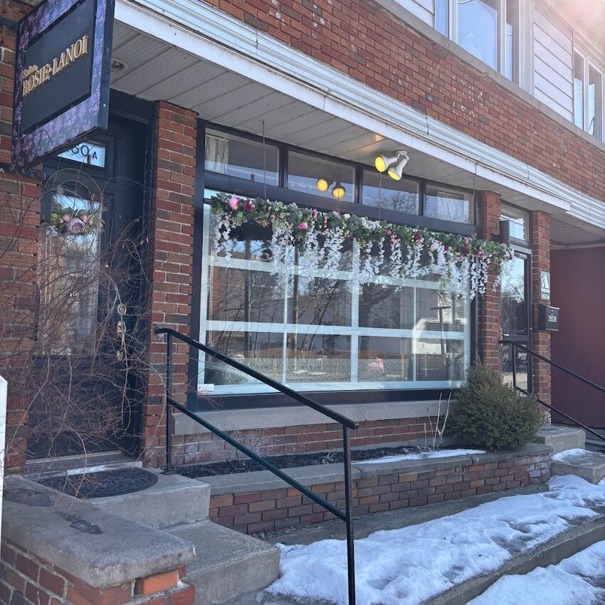 Salon Rosie-Lanoi - Restaurants Bagels, Th&eacute; &agrave; Pointe-Claire