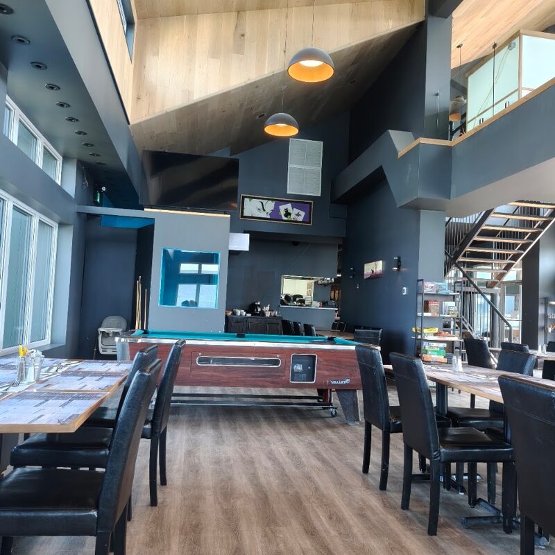 L'Étale - Restaurant & Microbrasserie - Grill, Middle Eastern, Regional, Steakhouses Restaurants in Quebec