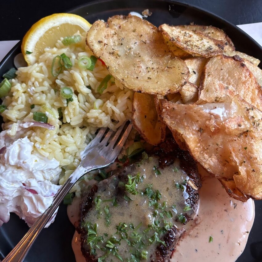 Restaurant Le Grec - Restaurants in Montreal