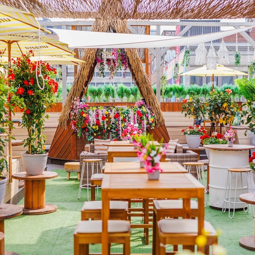 Terrasse Ciel Rose - Resto-Bars in Outremont