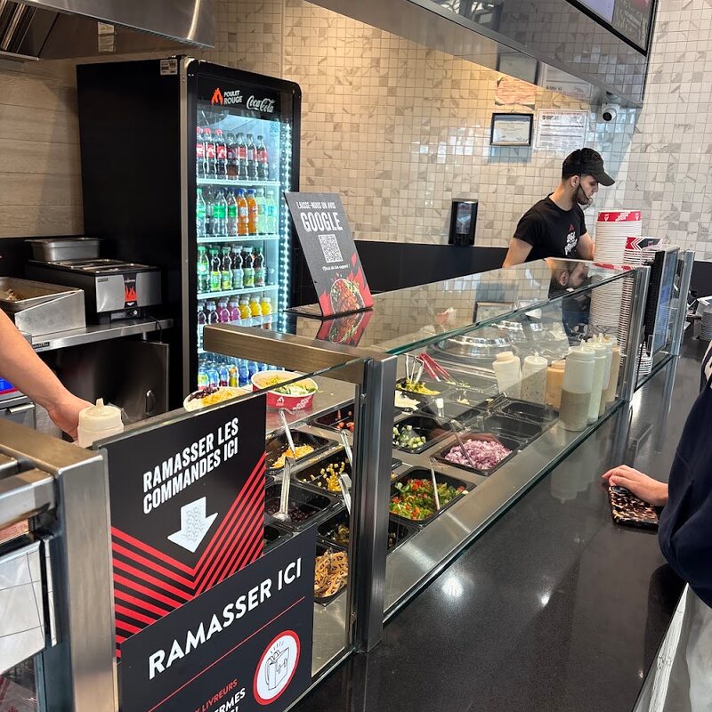 Poulet Rouge - Grill, Poutine Restaurants in Montreal
