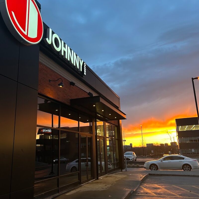 Johnny - Restaurants près de: J1H5N6