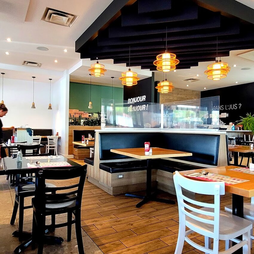 L'Oeufrier - Restaurants Near: J5T2H4