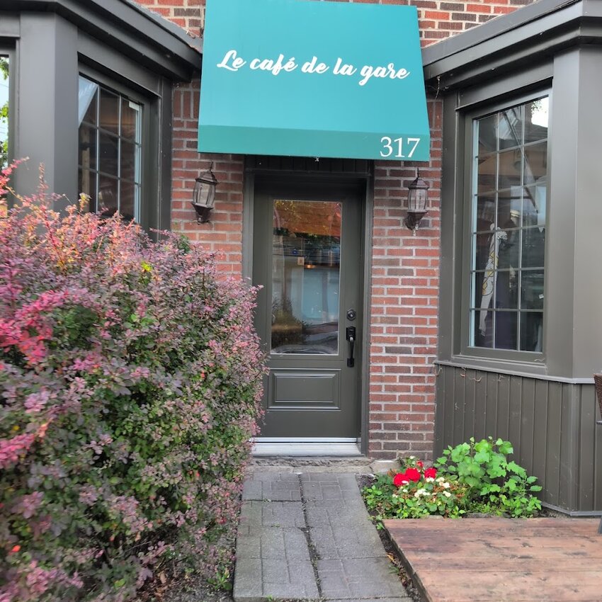 Caf&eacute; de la Gare Saint-Lambert - Restaurants in Saint-Lambert