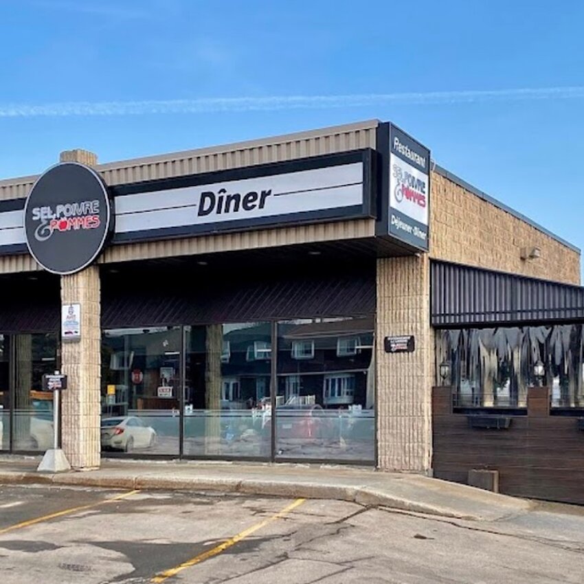 Sel, Poivre et Pommes - Bubble Tea, BBQ, Poutine Restaurants in Laval