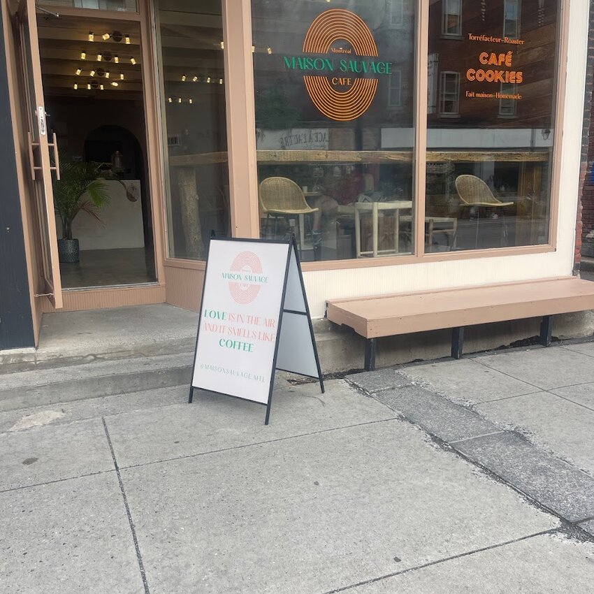 Maison Sauvage Caf&eacute; - Montreal Juice Bar & Smoothies Open Supper