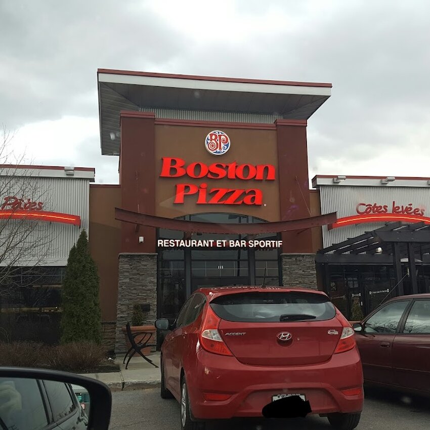 Boston Pizza - Restaurants près de: J6E1E5