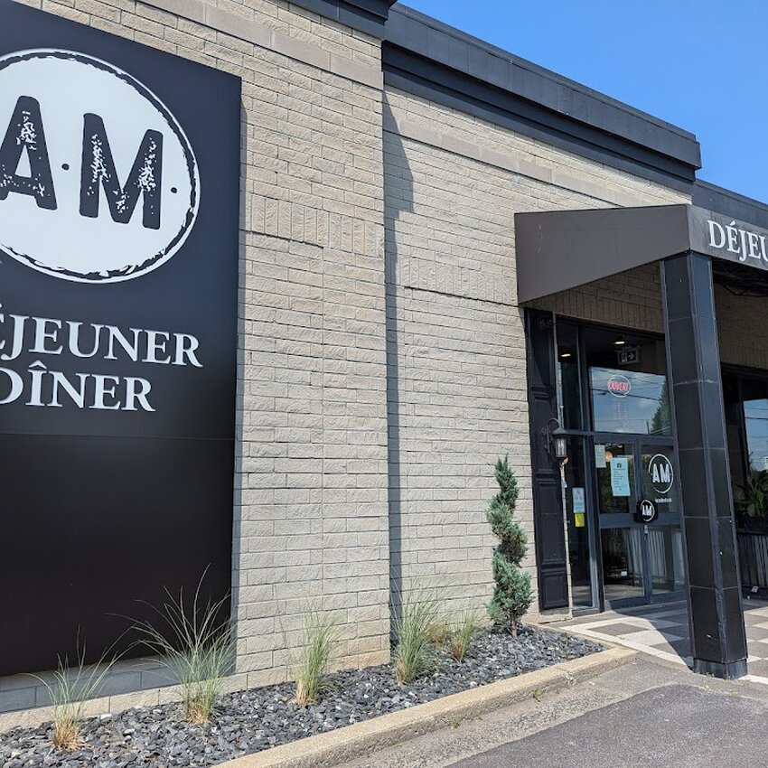 A.M. Dejeuner D&icirc;ner - Restaurants pr&egrave;s de: J4W1M3