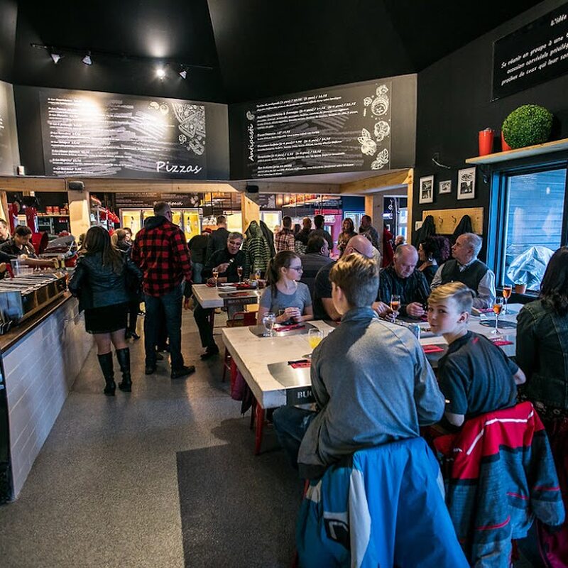 Steforno La Fabrique - Wheelchair Accessible Entrance Restaurants in Magog