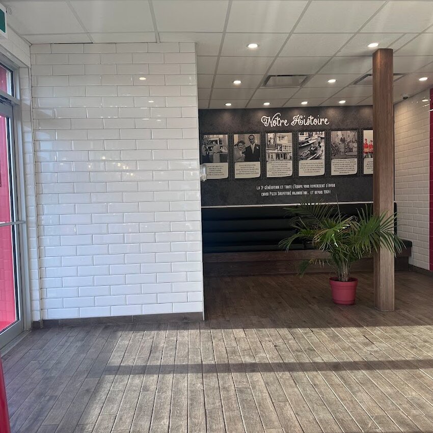 Pizza Salvator&eacute; -  Restaurants Near: J2K1J2