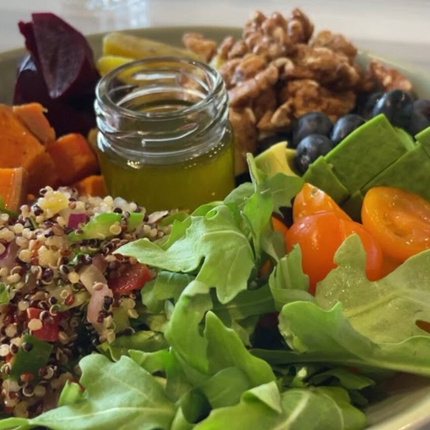 Shinas Boozy Brunch - Brunch Restaurants Near: J7V0N3