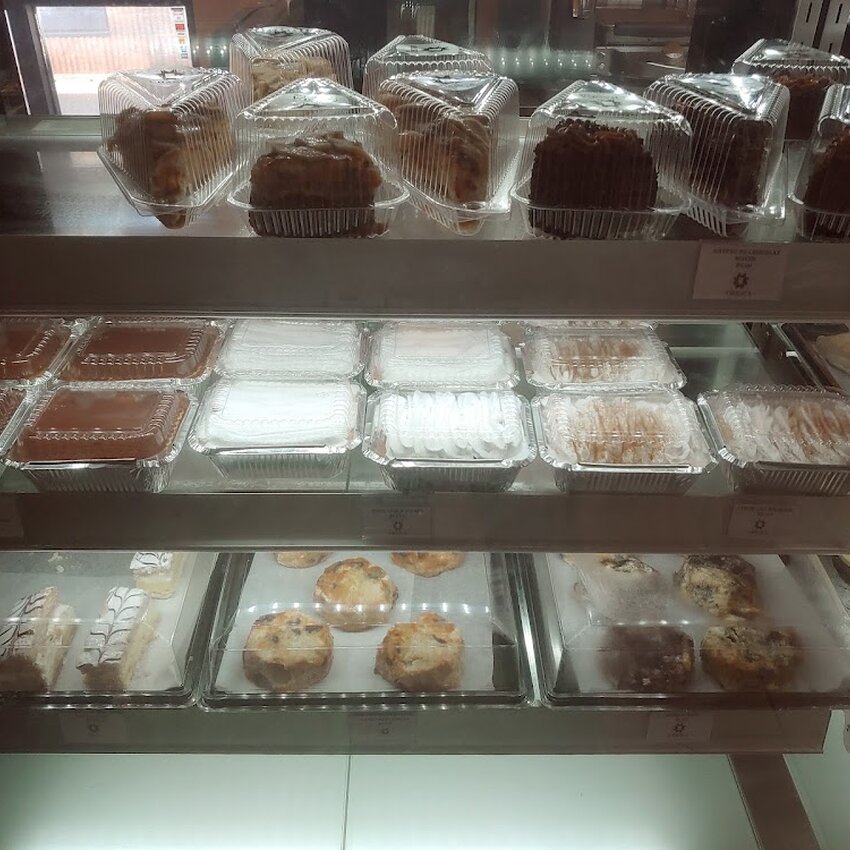 Caf&eacute; Chasca -  Restaurants Near: H7N5B5