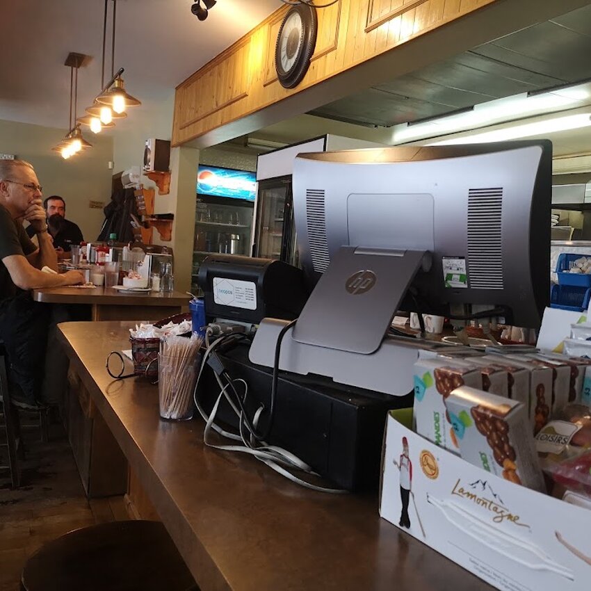 Restaurant L'Express - BBQ, Poutine Restaurants in Eastern Townships