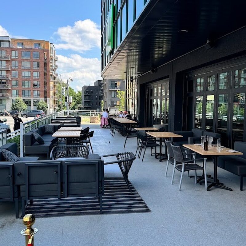 La Cage - BBQ, Grill, Burgers, Rotisseries, Salads Restaurants in Quebec