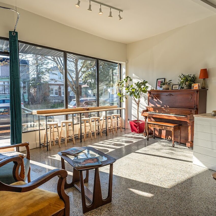 Le Caf&eacute; Magda - Brunch Restaurants Near: H8N0K1