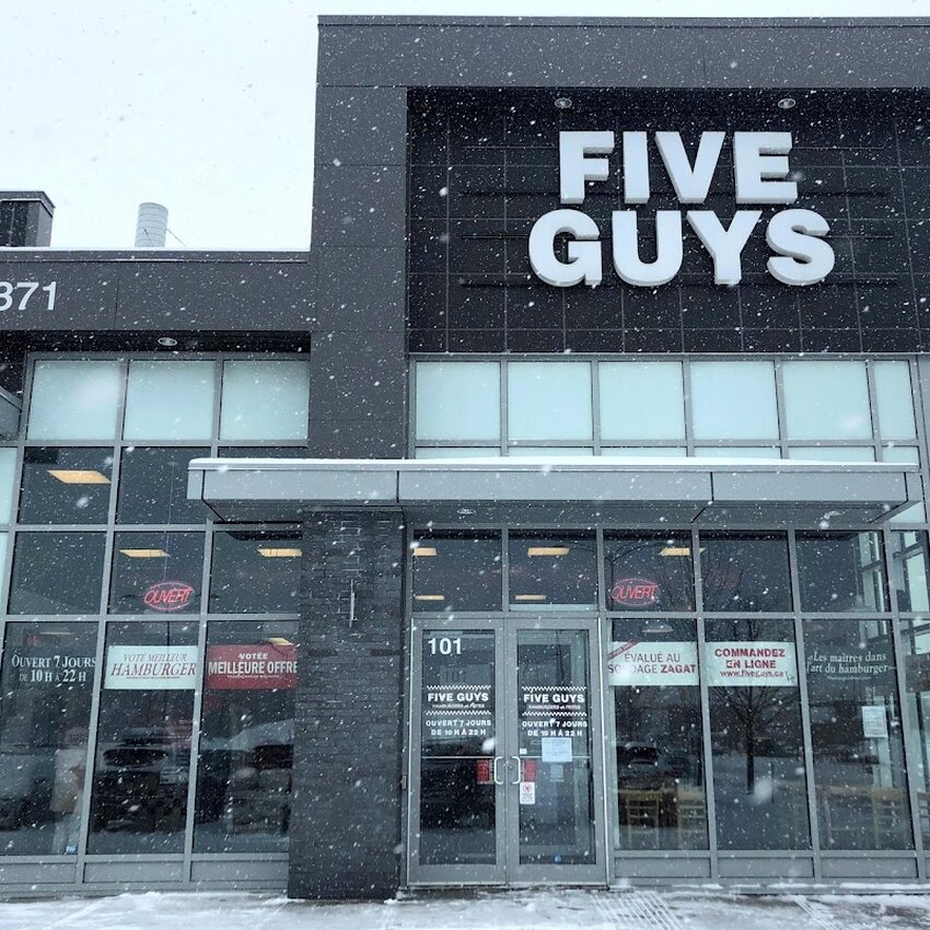 Five Guys Burgers - Restaurants pr&egrave;s de: J7J0T1
