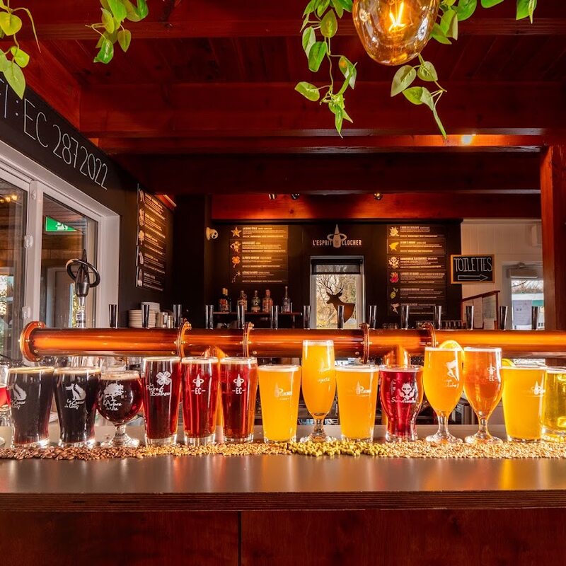 L'Esprit de Clocher - Microbrasserie / Le Baldaquin Resto-Pub - Restaurants Barbecue-BBQs, Grillades, Burgers, Rôtisseries, Salades de Québec